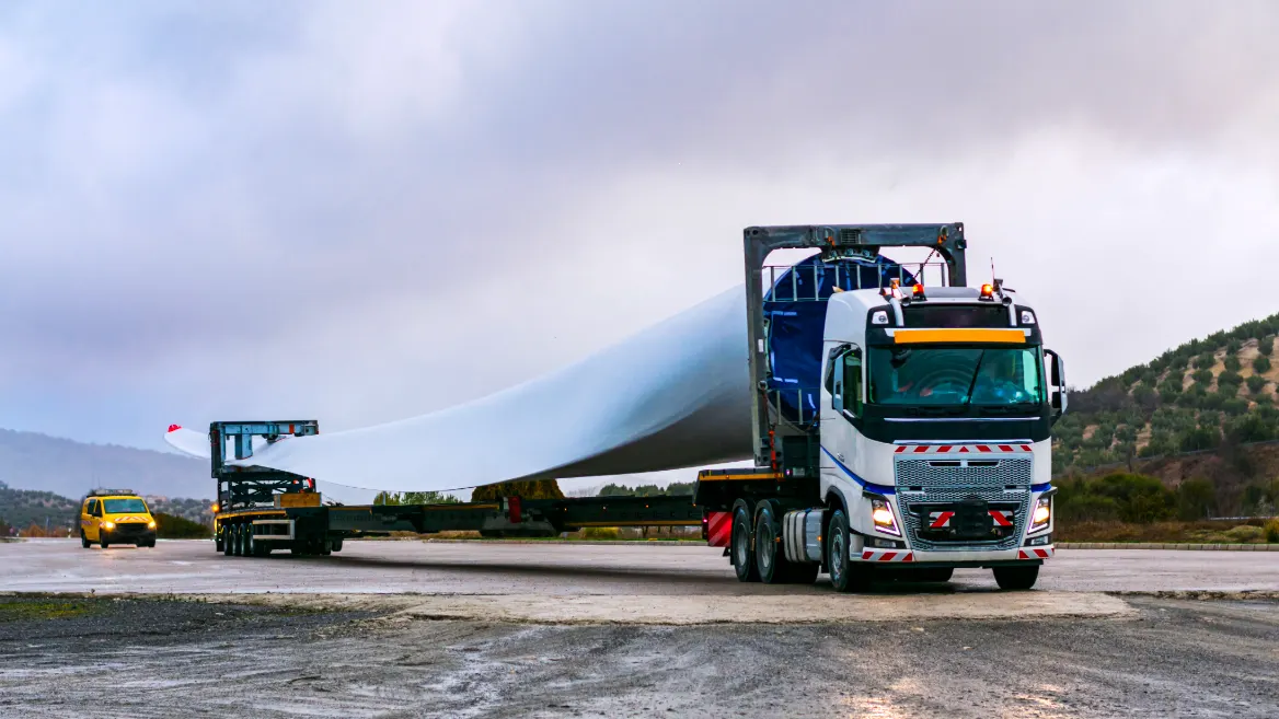 Abnormal and wide load regulations guide for HGV drivers