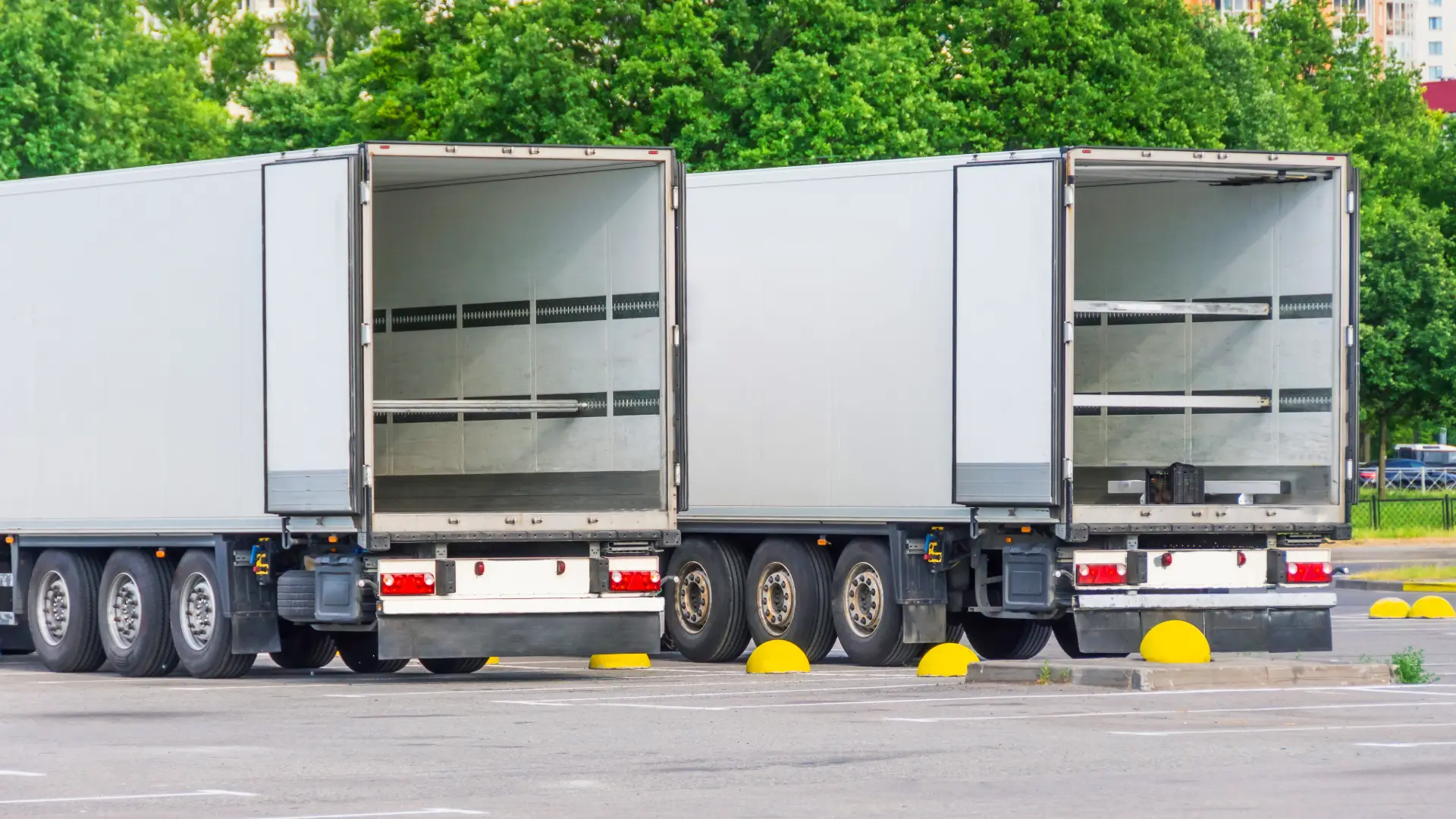 Managing spare capacity in haulage fleets